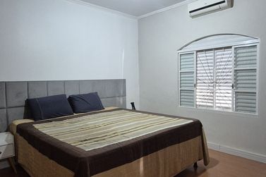 Casa &agrave; venda - 285m&sup2; - JD Ouro Branco 
