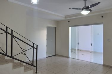 Sobrado &agrave; venda - 170m&sup2; - JD OURO BRANCO