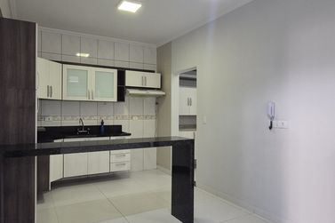Sobrado &agrave; venda - 170m&sup2; - JD OURO BRANCO