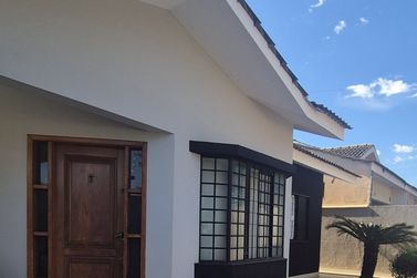 Casa &agrave; venda - 207m&sup2; - Centro