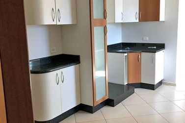 Apartamento para alugar - 85m&sup2; - Centro