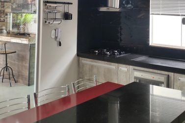 Casa &agrave; venda - 220m&sup2; - Pr&oacute;x Restaurante Dallmann