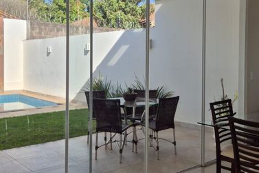 Casa &agrave; venda - 134m&sup2; - Condom&iacute;nio ARAUC&Aacute;RIA 