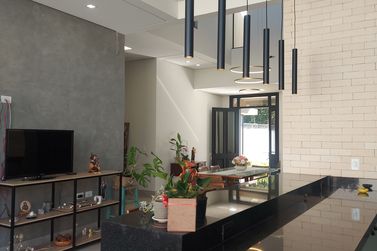 Casa &agrave; venda - 270m&sup2; - Centro