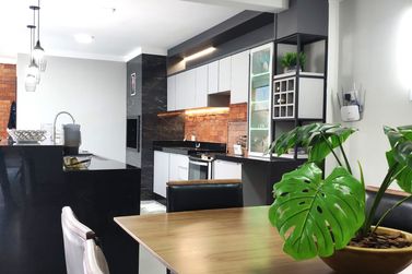 Casa &agrave; venda - 230m&sup2; - Pr&oacute;ximo ao Mufatto