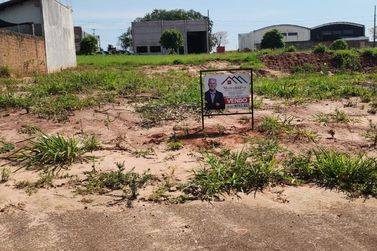 Terreno &agrave; venda - 450m&sup2; - Jardim Oasis 