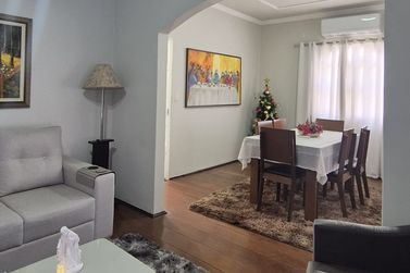 Casa &agrave; venda - 210m&sup2; - Jardim Ouro Branco 