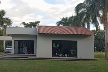 Ch&aacute;cara &agrave; venda - 210m&sup2; - &Aacute;guas de Santa Clara 