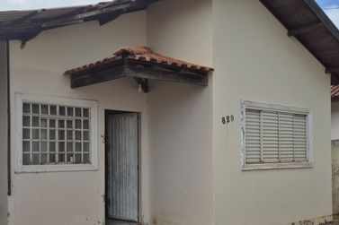 Casa &agrave; venda - 75m&sup2; - JD SANTOS DUMONT 