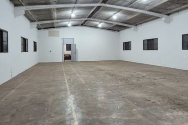 Sal&atilde;o Comercial &agrave; venda - 470m&sup2; - Frente corpo bombeiros 