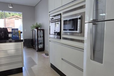 Casa &agrave; venda - 134m&sup2; - Condo