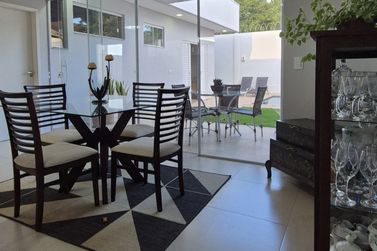 Casa &agrave; venda - 134m&sup2; - Condo