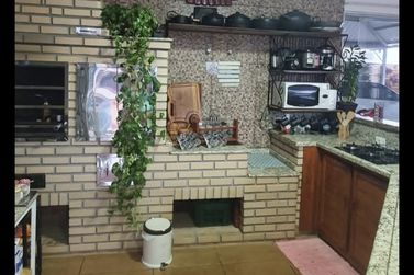 Casa &agrave; venda - 1350m&sup2; - Nova Londrina 