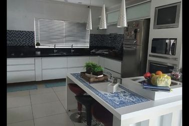 Casa &agrave; venda - 1350m&sup2; - Nova Londrina 