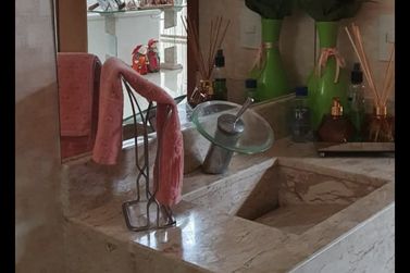 Casa &agrave; venda - 1350m&sup2; - Nova Londrina 