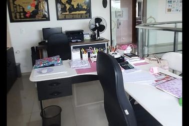 Casa &agrave; venda - 1350m&sup2; - Nova Londrina 