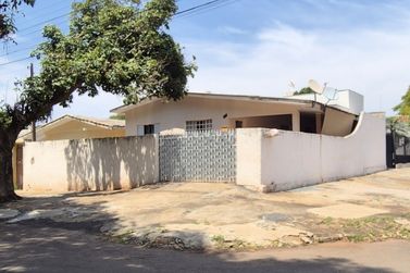 Casa &agrave; venda - 95m&sup2; - Prox 8 batalhao