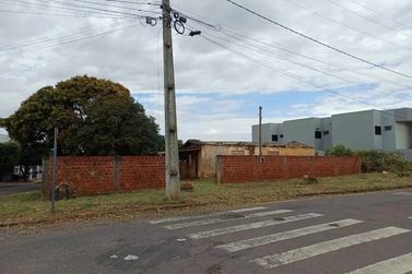 Terreno &agrave; venda - 277m&sup2; - Jd. Santos Dumont 