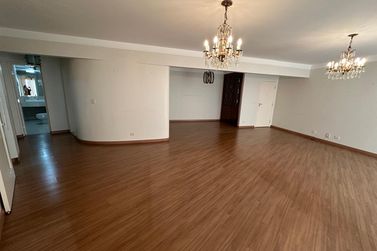 Apartamento &agrave; venda - 200m&sup2; - Centro