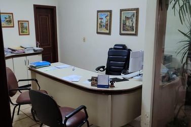 Sala Comercial para alugar - 200m&sup2; - Centro