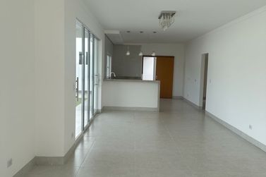 Casa para alugar - 184m&sup2; - Centro