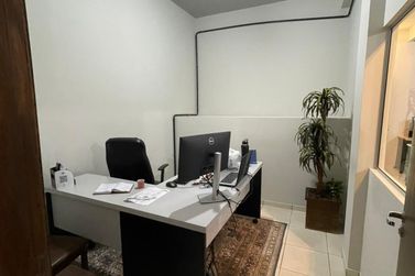Sala Comercial para alugar - 130m&sup2; - Centro