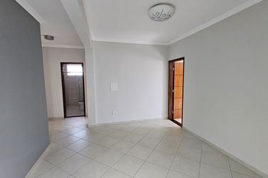 Apartamento para alugar - 85m&sup2; - Centro