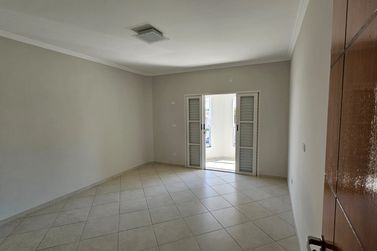 Apartamento para alugar - 85m&sup2; - Centro