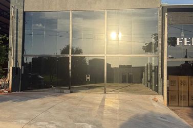 Sal&atilde;o Comercial para alugar - 350m&sup2; - Jardim O&aacute;sis