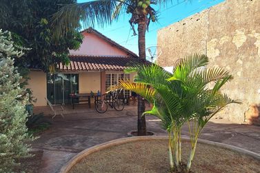 Sobrado &agrave; venda - 637m&sup2; - Centro