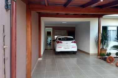 Casa &agrave; venda - 200m&sup2; - Jardim Oasis