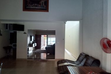 Casa &agrave; venda - 200m&sup2; - Jardim Oasis
