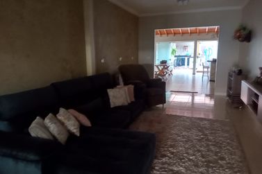 Casa &agrave; venda - 200m&sup2; - Jardim Oasis