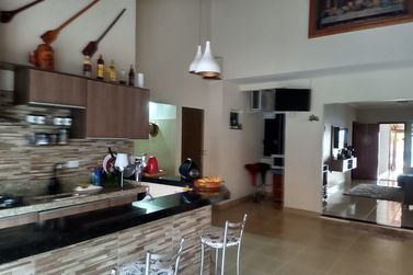Casa &agrave; venda - 200m&sup2; - Jardim Oasis