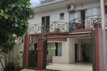 Sobrado &agrave; venda - 180m&sup2; - Jardim Ouro Branco