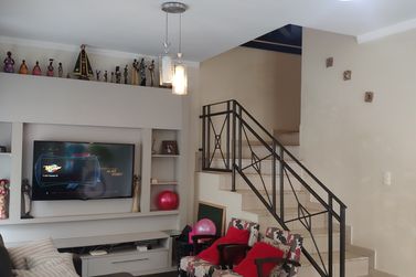Sobrado &agrave; venda - 180m&sup2; - Jardim Ouro Branco
