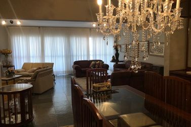 Apartamento &agrave; venda - 205m&sup2; - Centro
