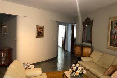 Apartamento &agrave; venda - 205m&sup2; - Centro