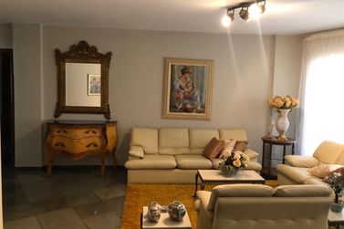 Apartamento &agrave; venda - 205m&sup2; - Centro