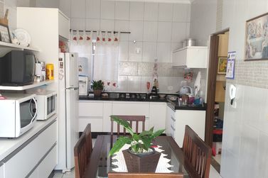 Sobrado &agrave; venda - 202m&sup2; - Centro