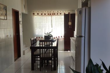 Sobrado &agrave; venda - 202m&sup2; - Centro