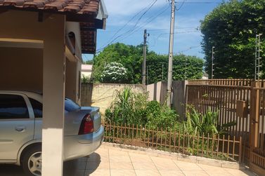 Casa &agrave; venda - 140m&sup2; - centro