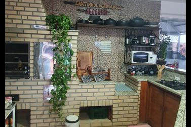 Casa &agrave; venda - 600m&sup2; - Centro