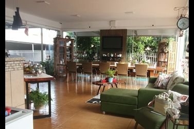 Casa &agrave; venda - 600m&sup2; - Centro