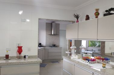 Apartamento &agrave; venda - 325m&sup2; - centro 