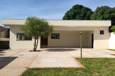 Casa &agrave; venda - 250m&sup2; - Centro 