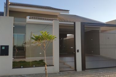 Casa &agrave; venda - 150m&sup2; - CENTRO
