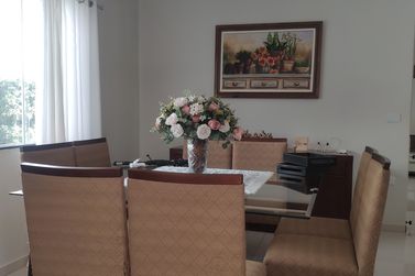 Casa &agrave; venda - 240m&sup2; - Centro 