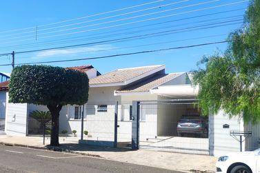 Casa &agrave; venda - 240m&sup2; - Centro 