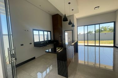 Casa &agrave; venda - 172m&sup2; - Pr&oacute;xima ao Beach T&ecirc;nis 